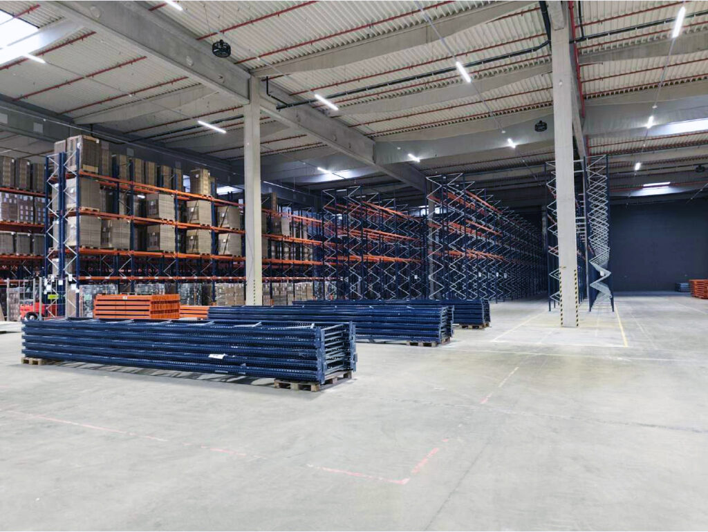 paletové regály mecalux bazaroz demontáž použité bazarové skladové halové průmyslové